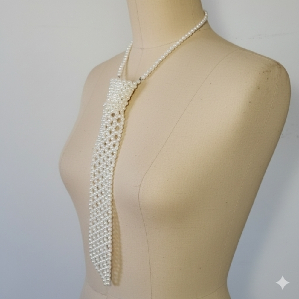 🛑SOLD🛑 Vintage 14-17" Pearl Tie Necktie Necklace Hong Kong Faux Handmade - Picture 3 of 12